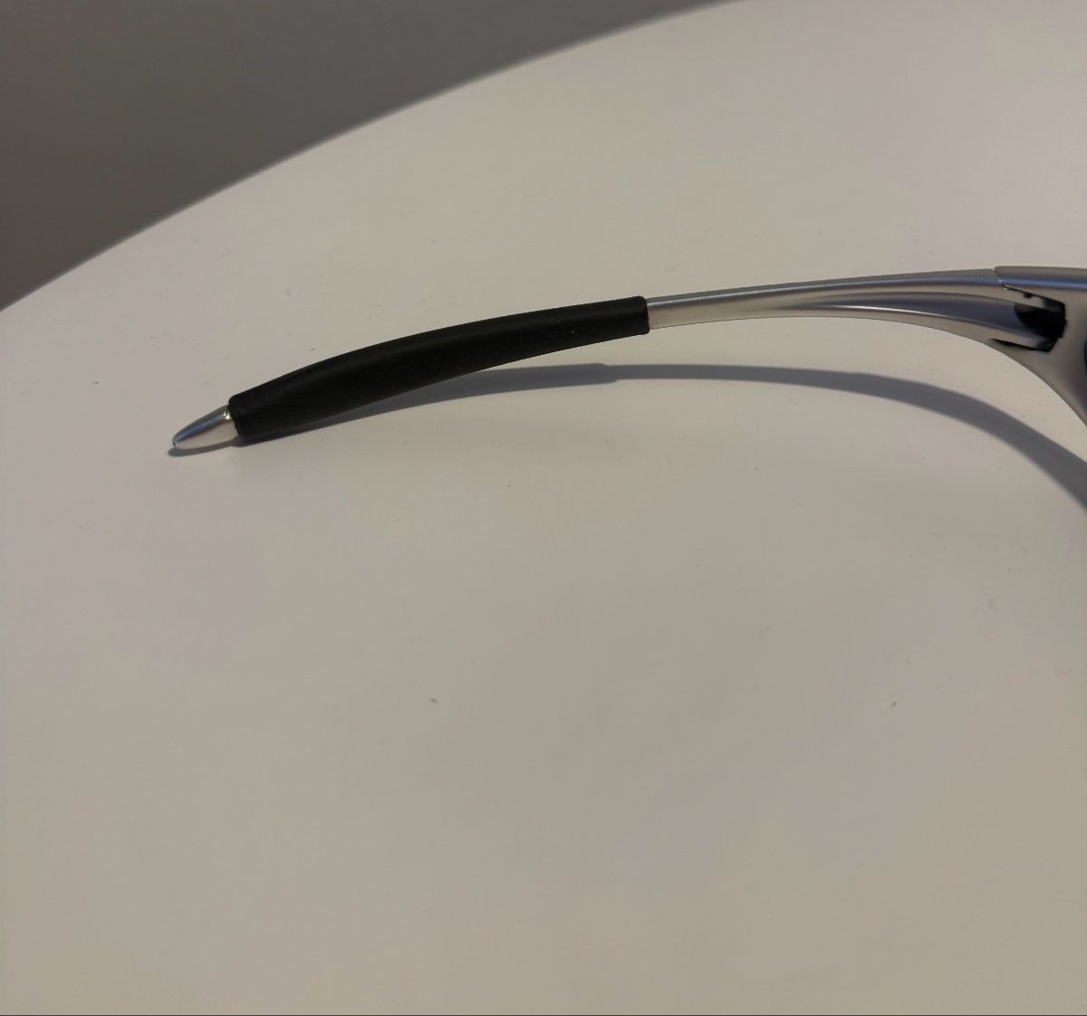 Oakley Brillen & Gläser: Oakley Minute Vintage Sonnenbrille Silber – Gebraucht aus Bern von Laufsport3000 3