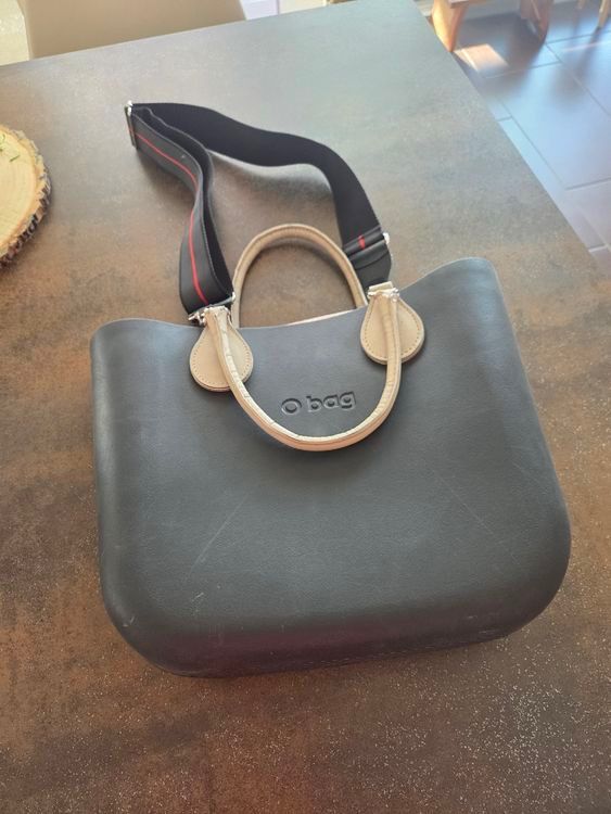 Obag Sacs femmes: SALE Obag Schwarze Tasche O bag in super Zustand – D'occasion à Ruggell par Malbuntiger01 2