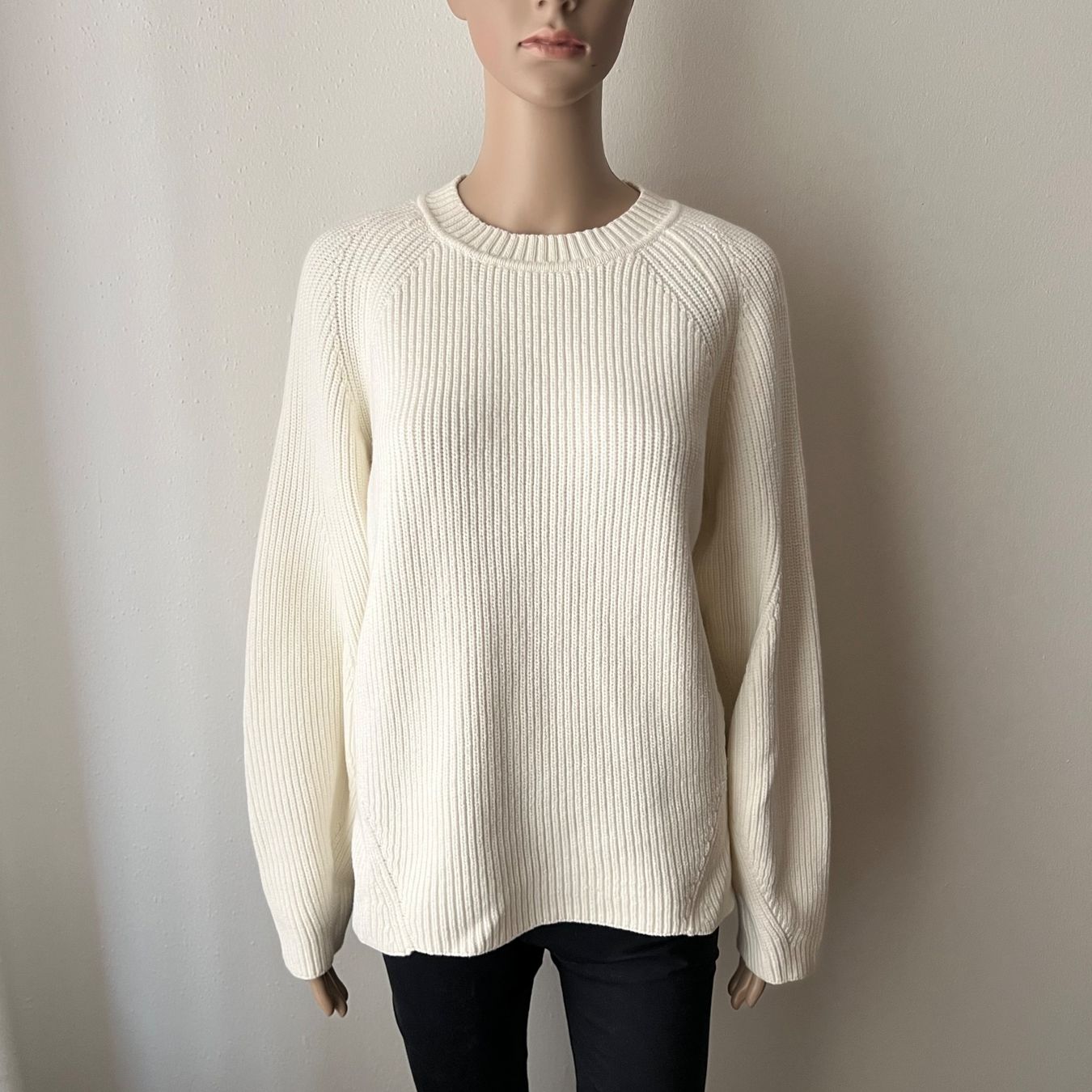 Pullover & Sweatshirts: FILIPPA K Pullover mit Ausschnitt am Rücken 🤍 – Gebraucht aus Zürich von ClosetQueen 4