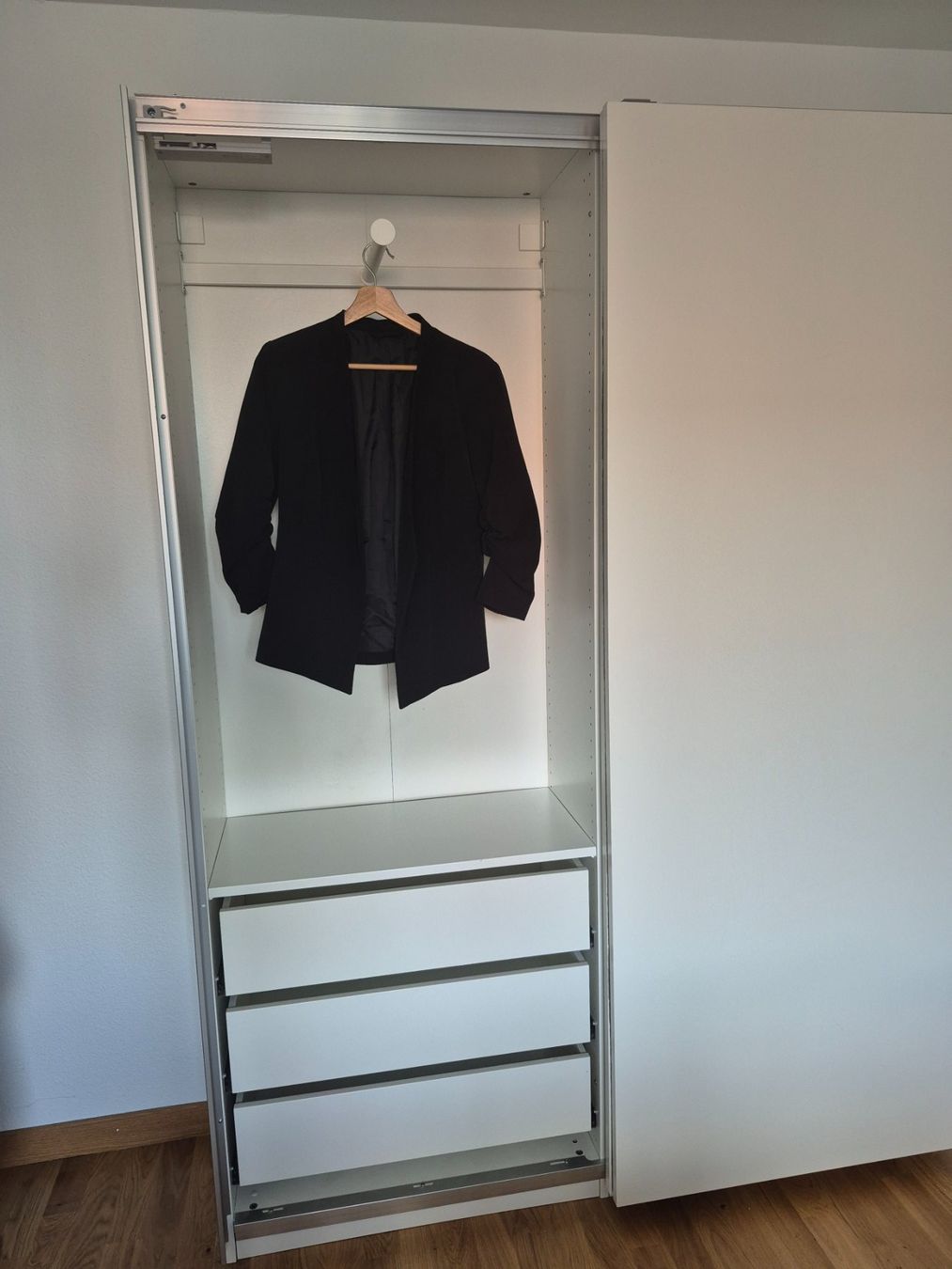 Ikea Armadi: PAX Kleiderschrank – Usato da Pratteln venduto da Lehel02 4
