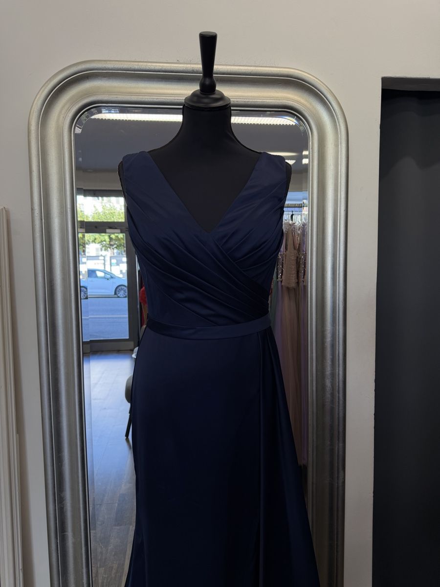 Vestiti: Damen Abendkleid dunkelblau Grösse 36 – Nuovo e nell'imballaggio originale da Schlatt ZH venduto da xhesiesi 1