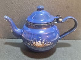 Emaillierte Teekanne blau mit Blumenmuster gebraucht