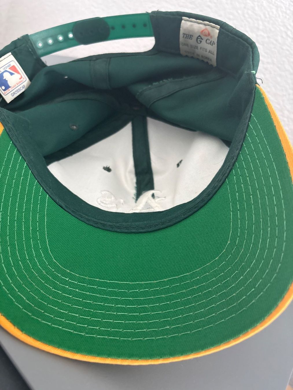 Autres vêtements & accessoires: Kappe Oakland A's The Cap One Size Fits All – D'occasion à Ibach par lisch3 1