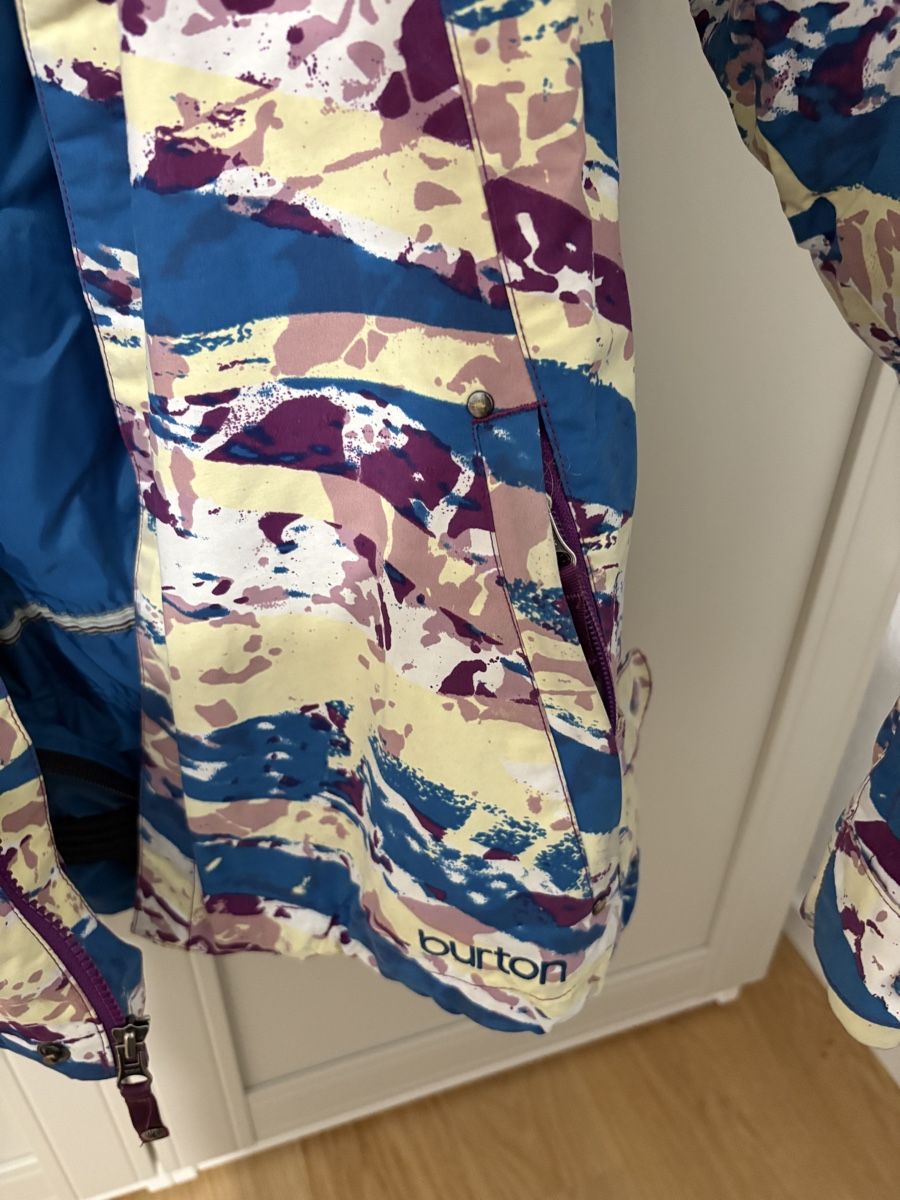 Burton Jacken: Snowboard / Ski Burton Female jacket S – Gebraucht aus Rolle von gos_2xy5 2