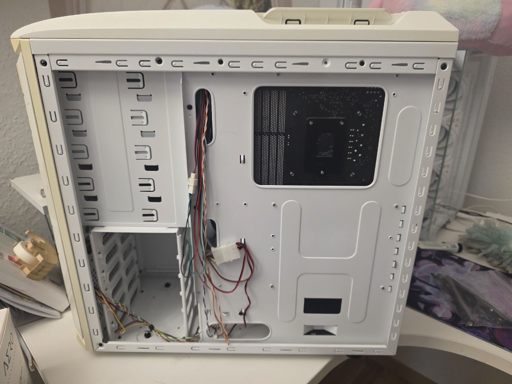 Intel PC: PC Case + ASUS H97-PLUS Board, Intel i7 4790 CPU + DDR3 32GB – Usato da Zürich venduto da bobesponja46 2