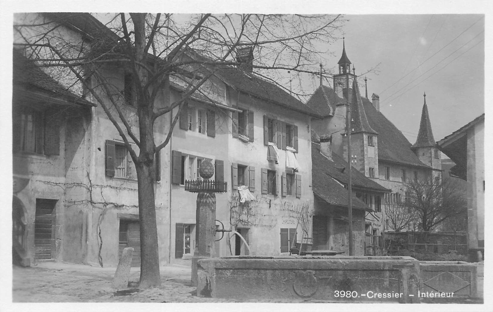 Cartoline postali: Cressier NE Dorfinneres – Usato da Biasca venduto da Blenio71