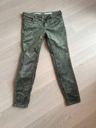 Olivegrüne Skinny Hose