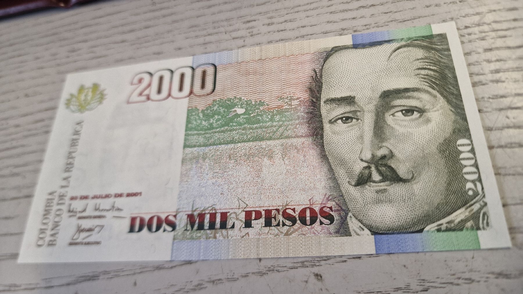 Billets de banque: 2000 Pesos Kolumbien Banknote 2001 – Neuf avec emballage d'origine à Herisau par Antiques.AR