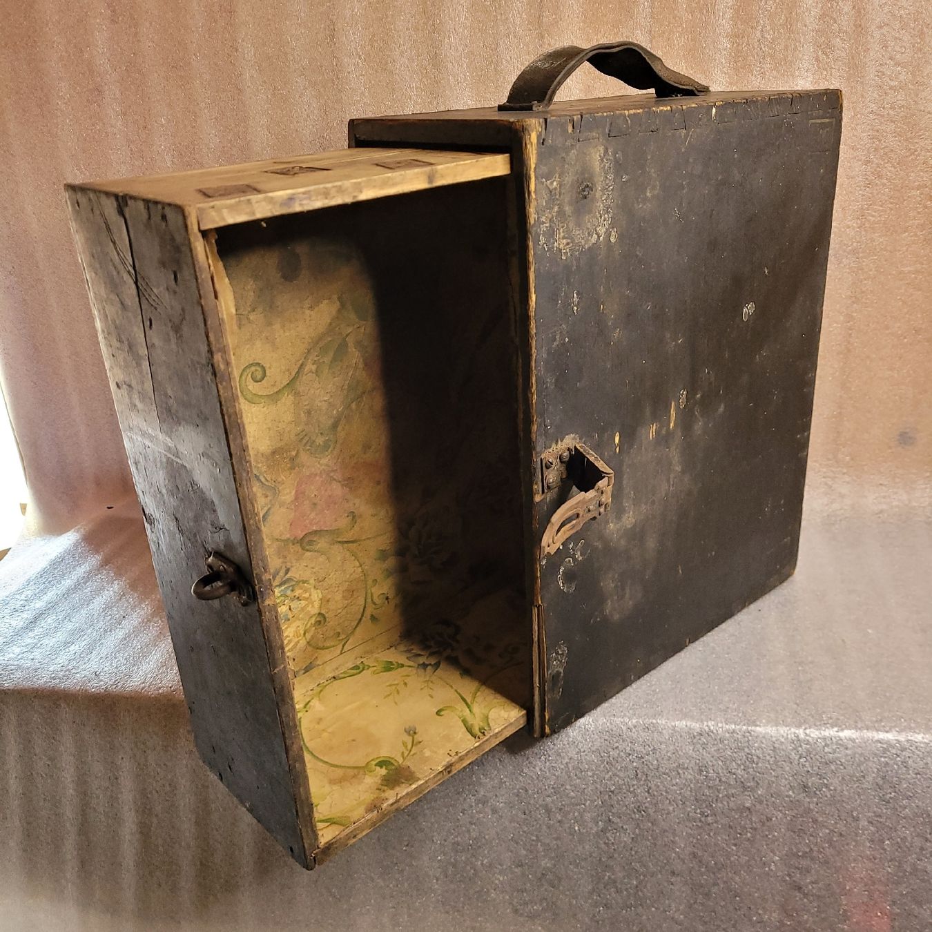 Valigie: Ancienne mallette portable H'C – Usato da Rocourt venduto da PapyCH 1