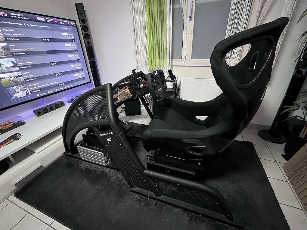 Giochi: Fanatec Sim Racing Komplett-Rig  – Usato da Wolfertswil venduto da paegi01