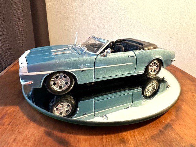 Maisto Modellini d'auto: +  1968  +   Chevrolet Camaro – Usato da Winkel venduto da zeho
