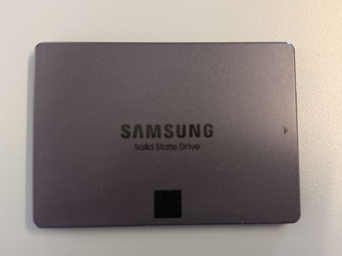 Disques durs: Samsung 2TB SSD – D'occasion à frauenfeld par mac_c7jc 1