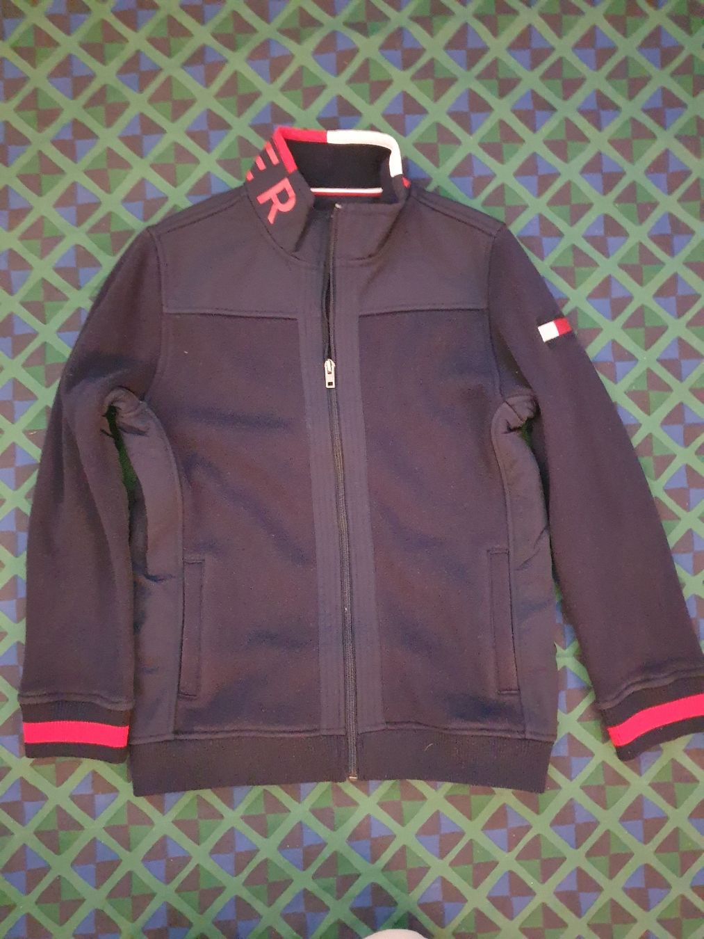 Tommy Hilfiger Lotti & Set di vestiti: 3 Tommy Hilfiger 2xPullover und Jacke Set Gr12 – Usato da Zürich venduto da yoarg 2