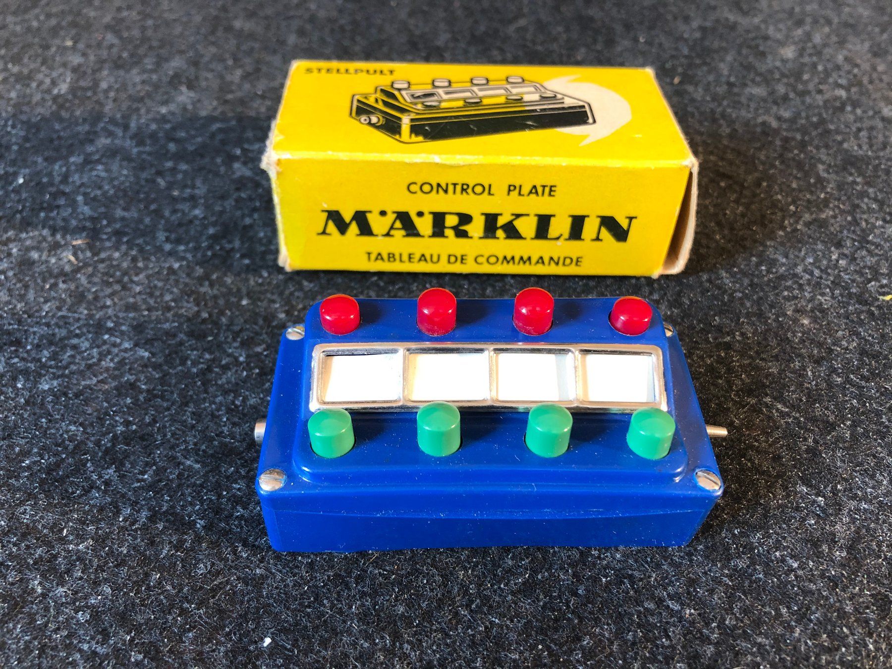 Märklin Modellini di ferrovie: Märklin poste de commande 7072 / Märklin Stellpult 7072 – Usato da Saignelégier venduto da Ax3l