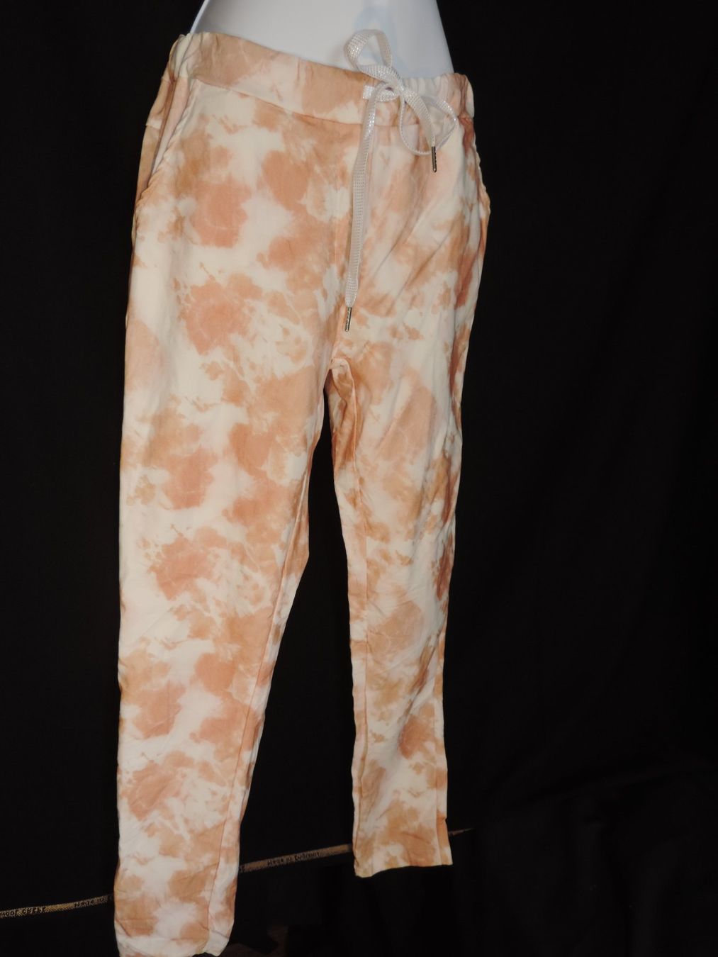 Hosen: pantalon stretch rose brun blanc – Gebraucht aus Genève von Axelle333