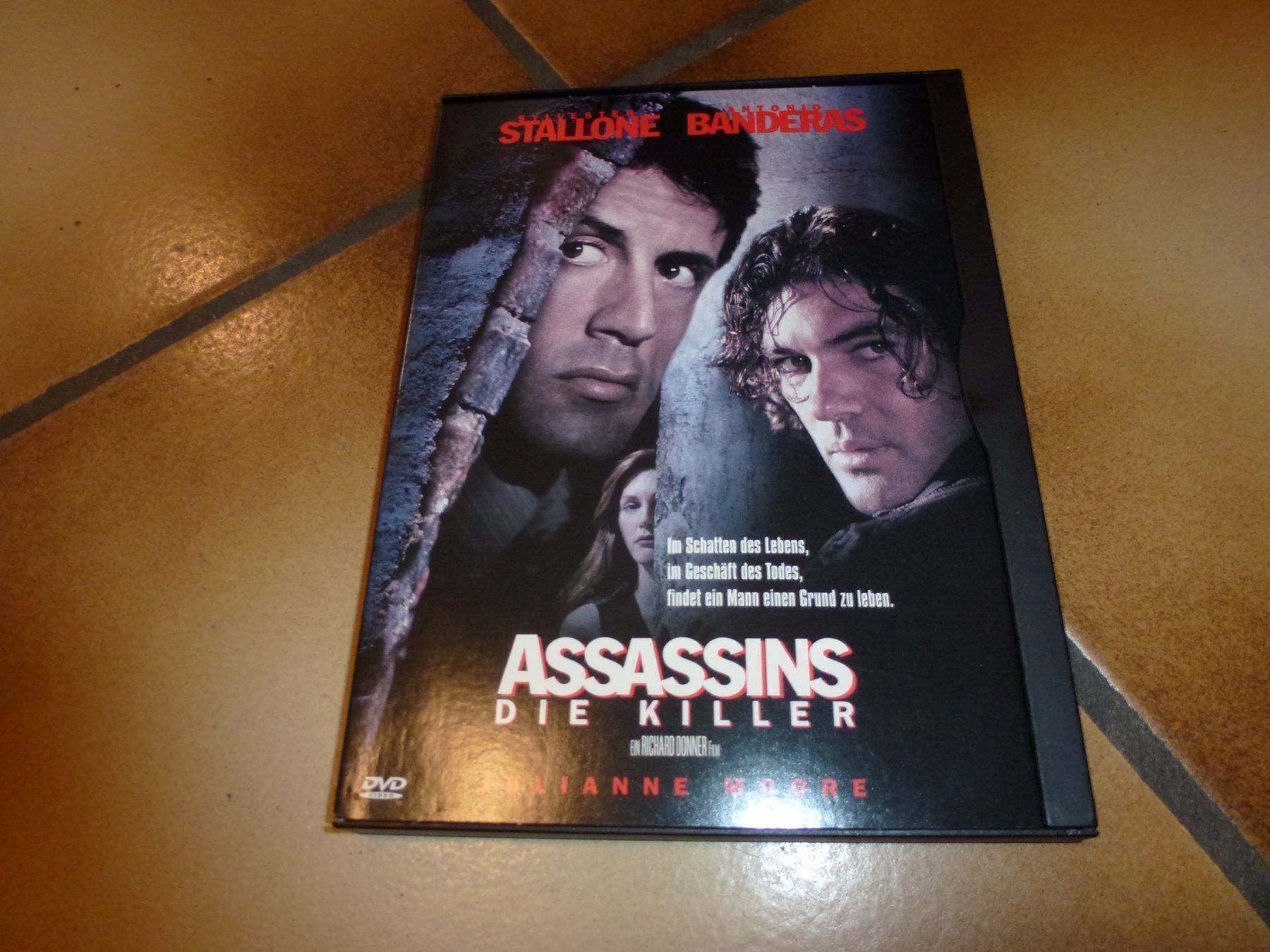 Tutti i DVDs: Assassins - Die Killer DVD – Usato da Olten venduto da Disc-Verkauf