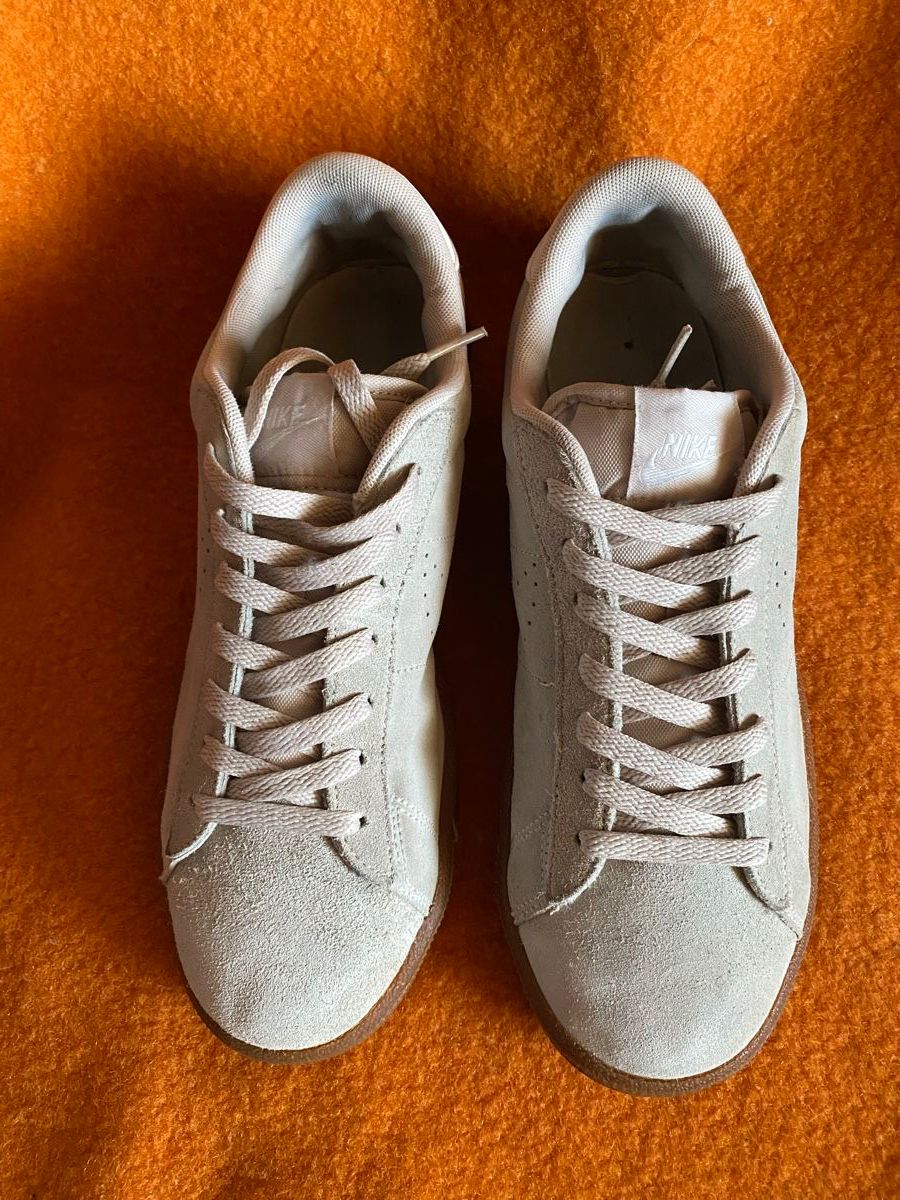 Nike Scarpe da uomo: Nike Premium en daim 42,5 – Usato da Geneve venduto da Monthoux13