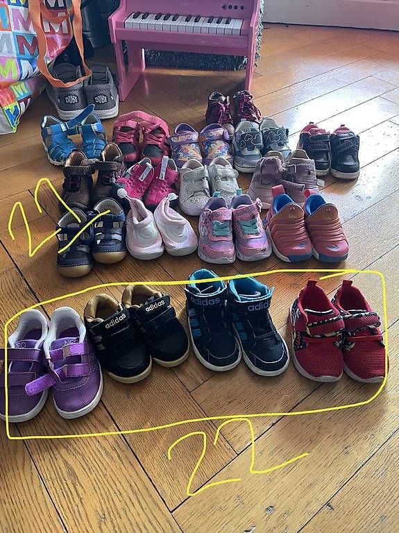 Scarpe per ragazzi: Chaussures baskets enfants 20/21/22 – Usato da Genève venduto da teuf1201 1