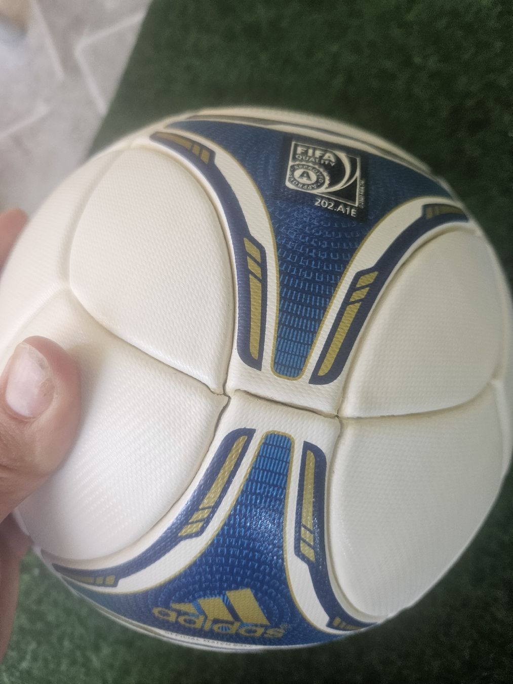Adidas Bälle: Adidas Official Matchball Tango 12  – Defekt aus Emmenbrücke von TopGato 3