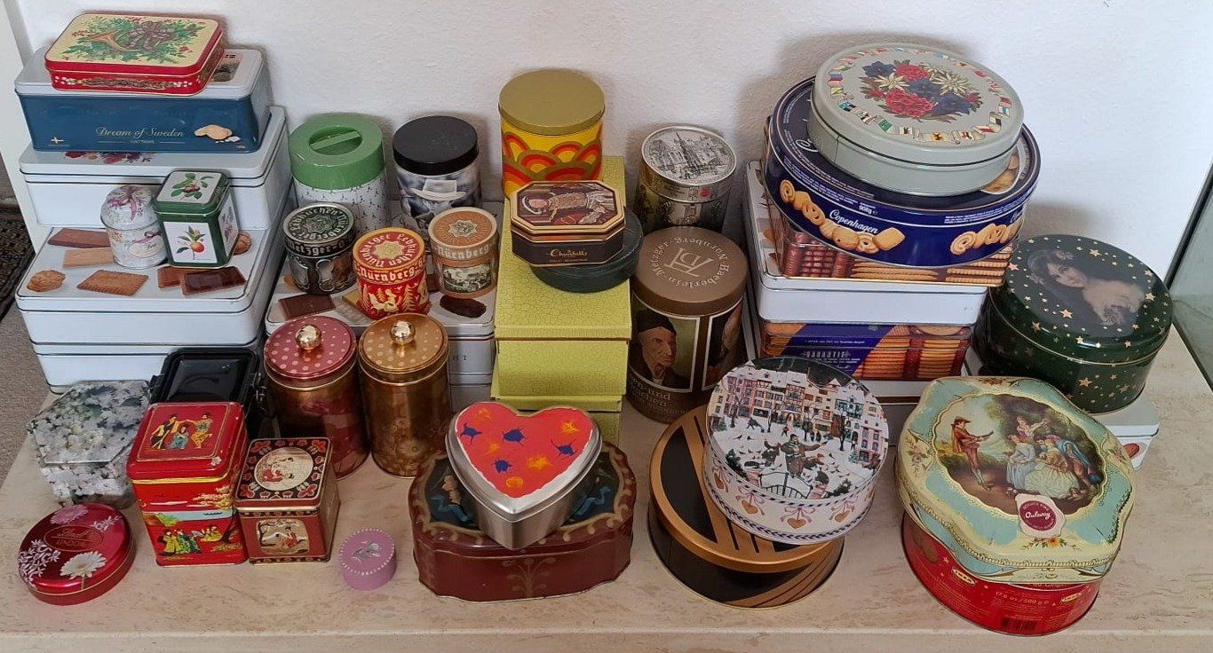 Contenitori & Simili: Über 30 Blechbüchsen diverser Herkunft/diverses Alter – Usato da Wettingen venduto da huitzilopostli