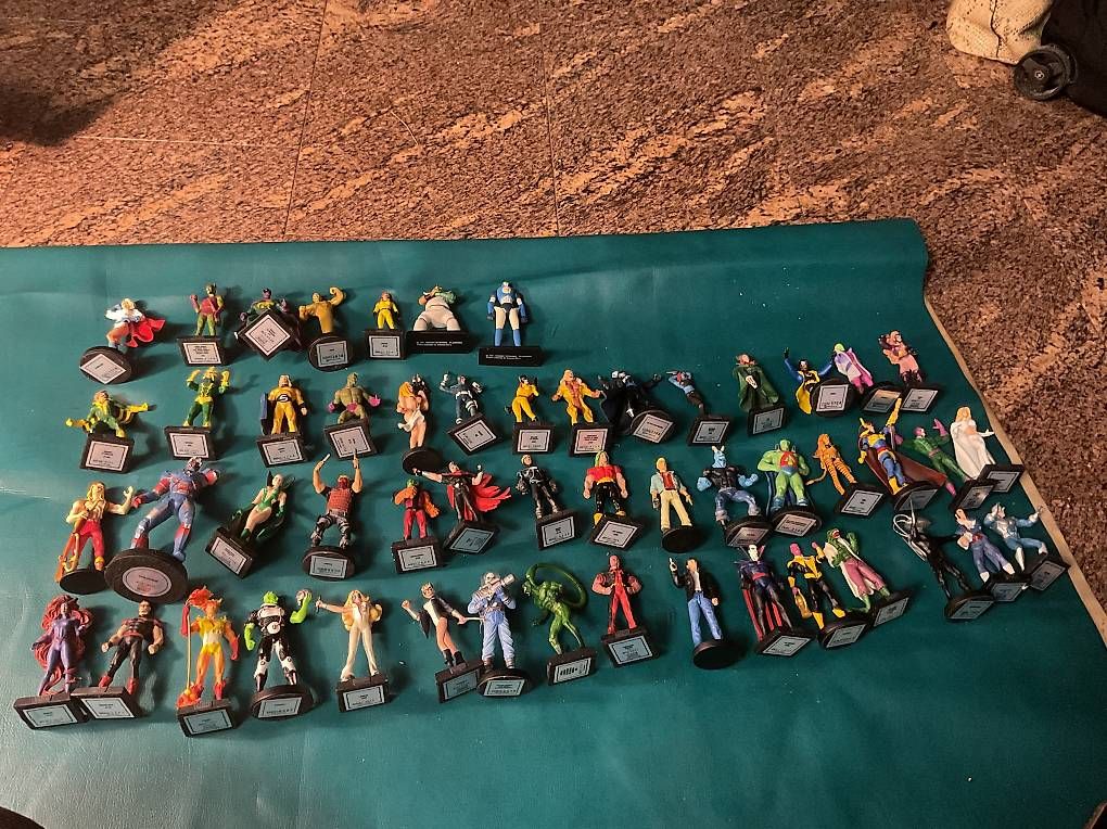 Statuette: 51 figurine da collezione DC e Marvel, Eaglemoss – Usato da Davesco-Soragno venduto da ele_vxg5 2