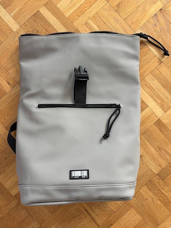 Sacs à dos: Schöner hellgrauer Rucksack – Neuf avec emballage d'origine à Bassersdorf par ella98