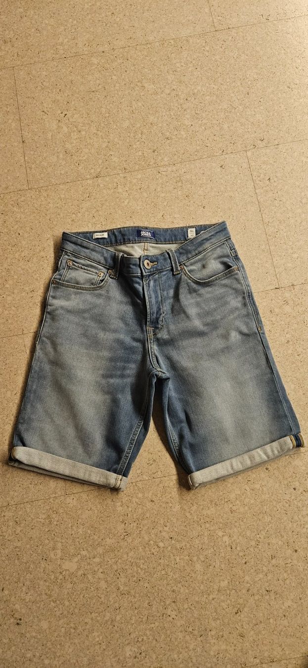 Jack & Jones Pantaloni: kurze Jeanshose – Usato da Münchenbuchsee venduto da Yothu