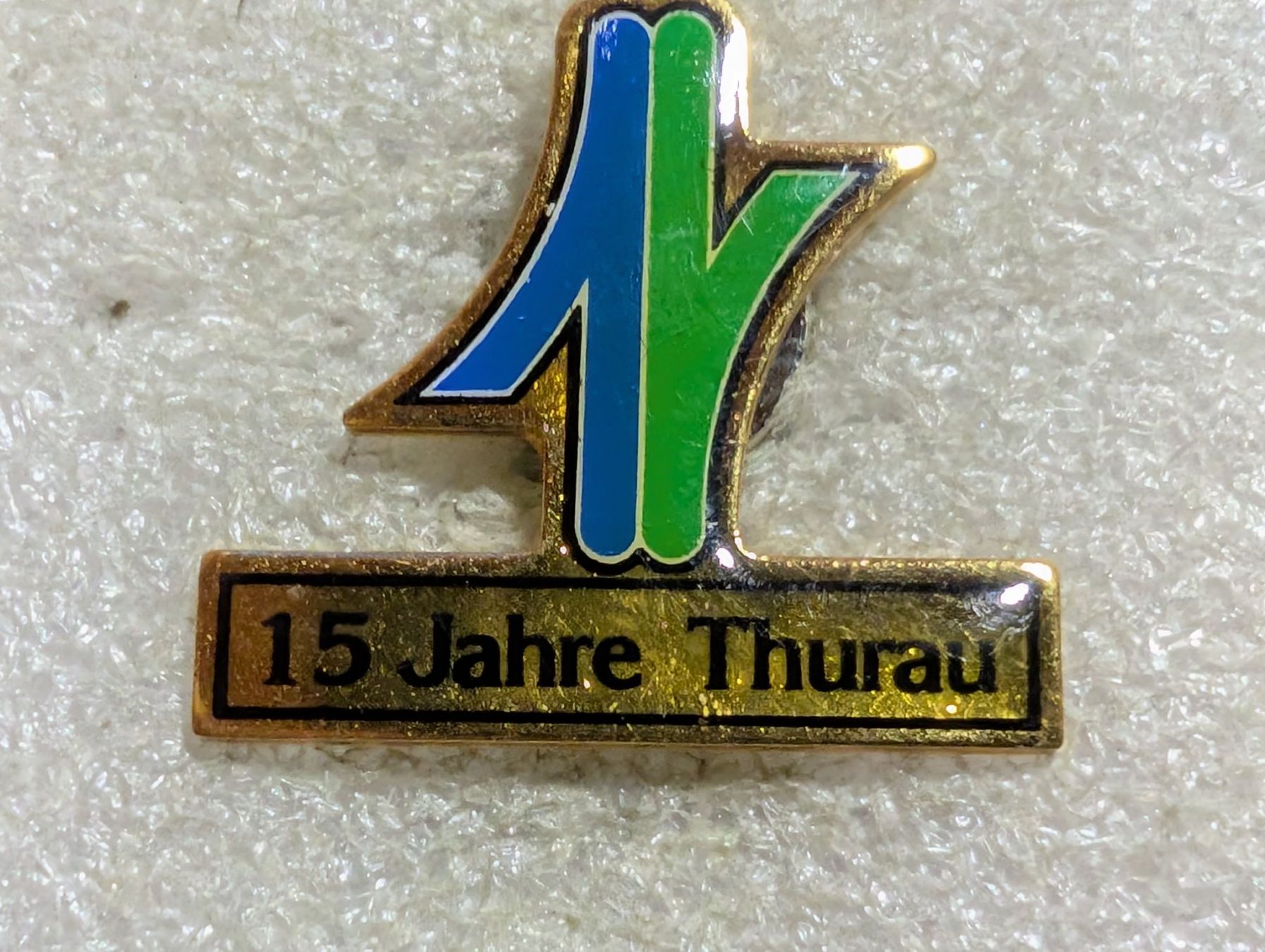 Placchette & Badge: Ansteckpin 161: 15 Jahre Thurau – Usato da Oppligen venduto da Pin-Fall-Shop
