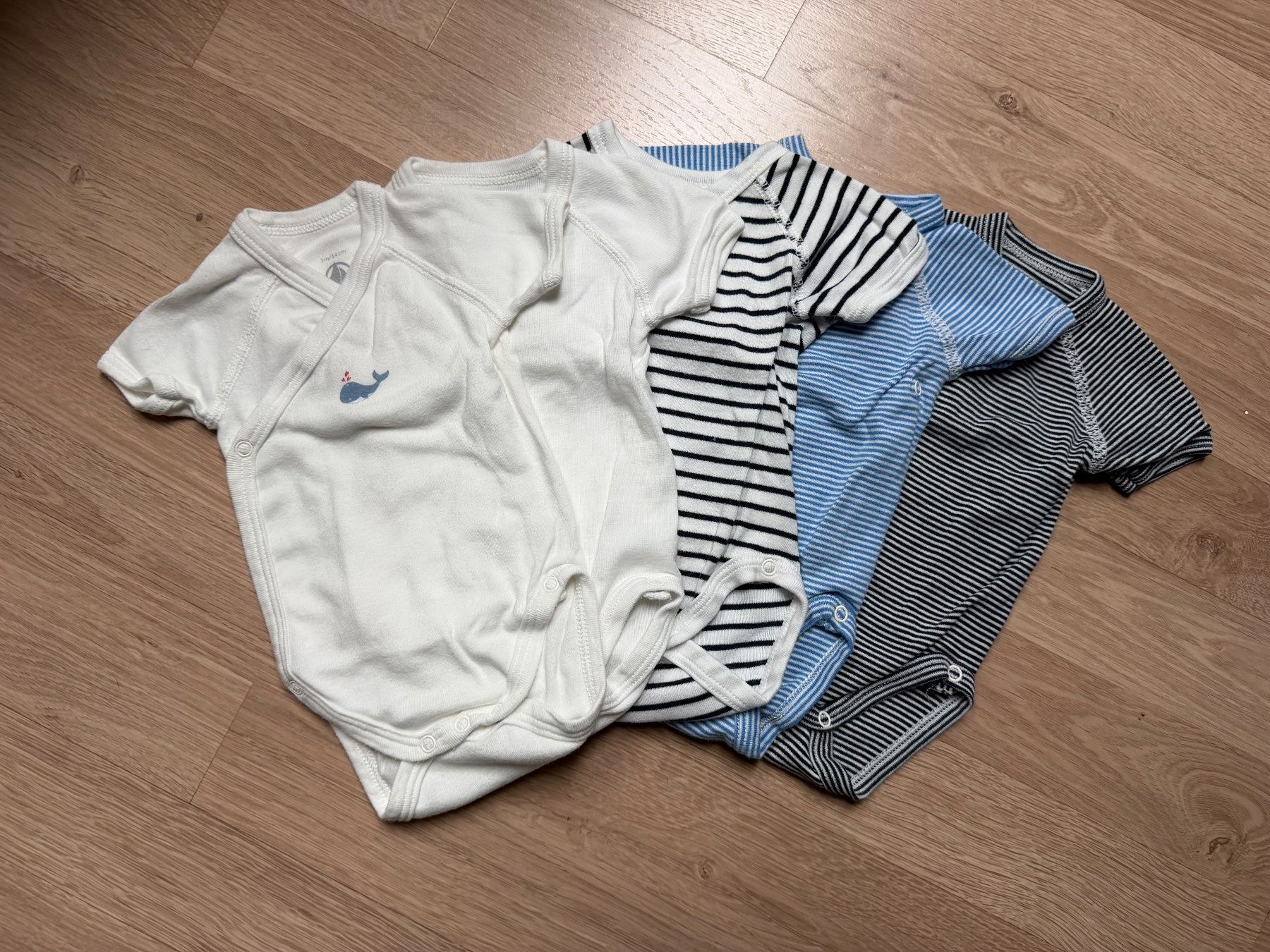 Petit Bateau Lotti di vestiti: Body bébé Petit Bateau 54cm – Usato da Le Landeron venduto da eco_qjg6