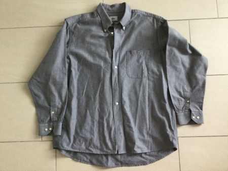 Neues und schönes Hemd in grau von Lacoste Grösse 44