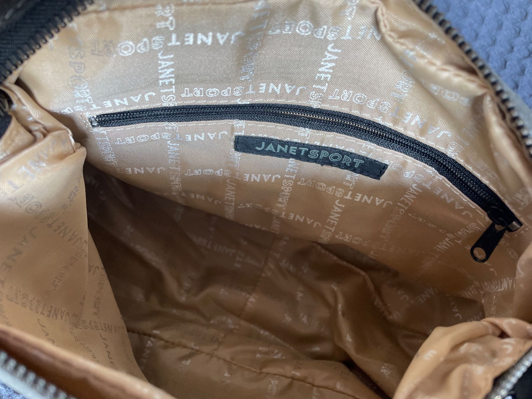 Borse da donna: Janet Sport Handtasche, echtes Leder – Usato da Coldrerio venduto da Theres2004 3