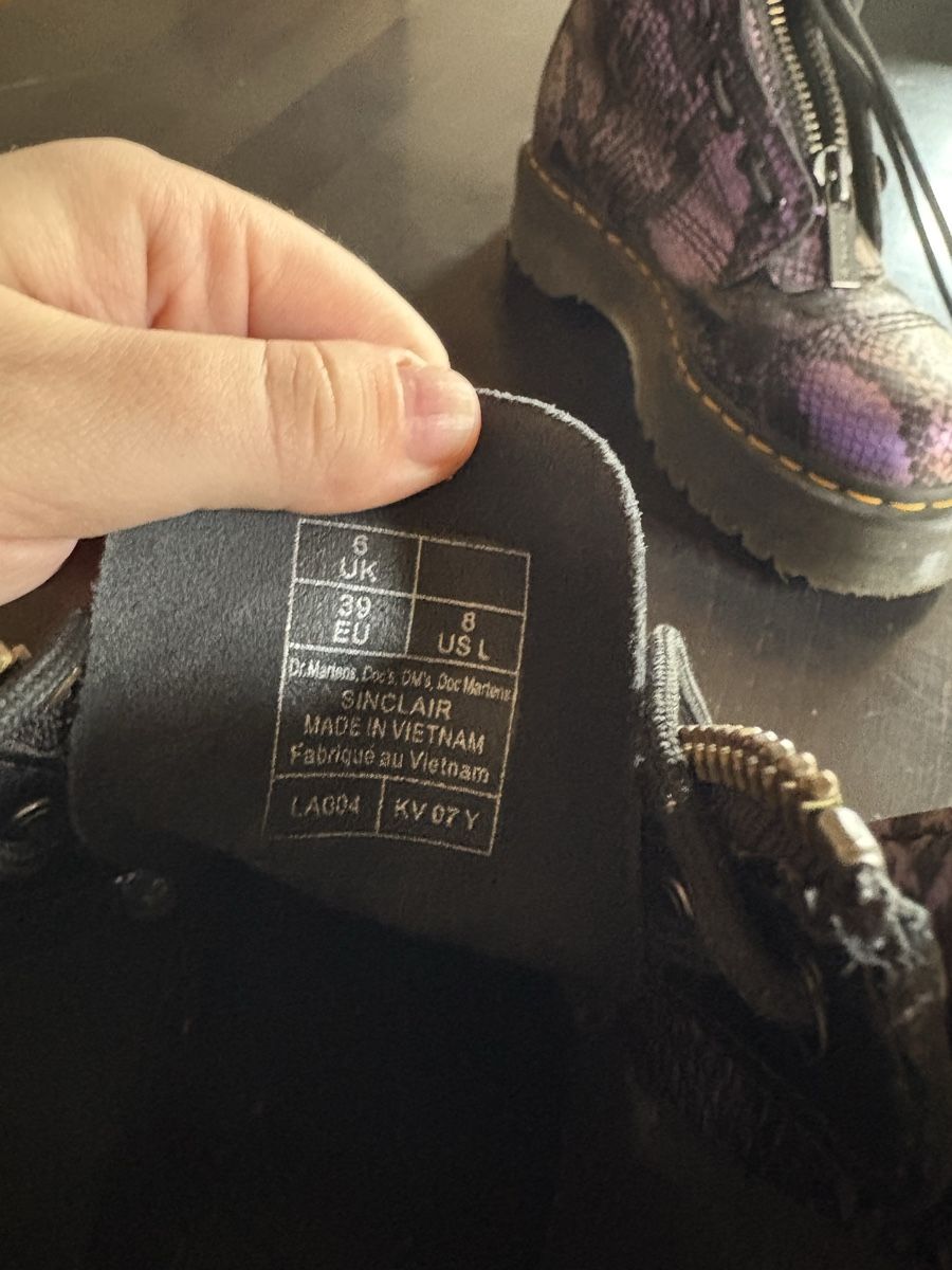 Dr. Martens Scarpe da uomo: Dr Martens Botes violets taille 39 – Usato da St-Blaise venduto da ari_g58n 1