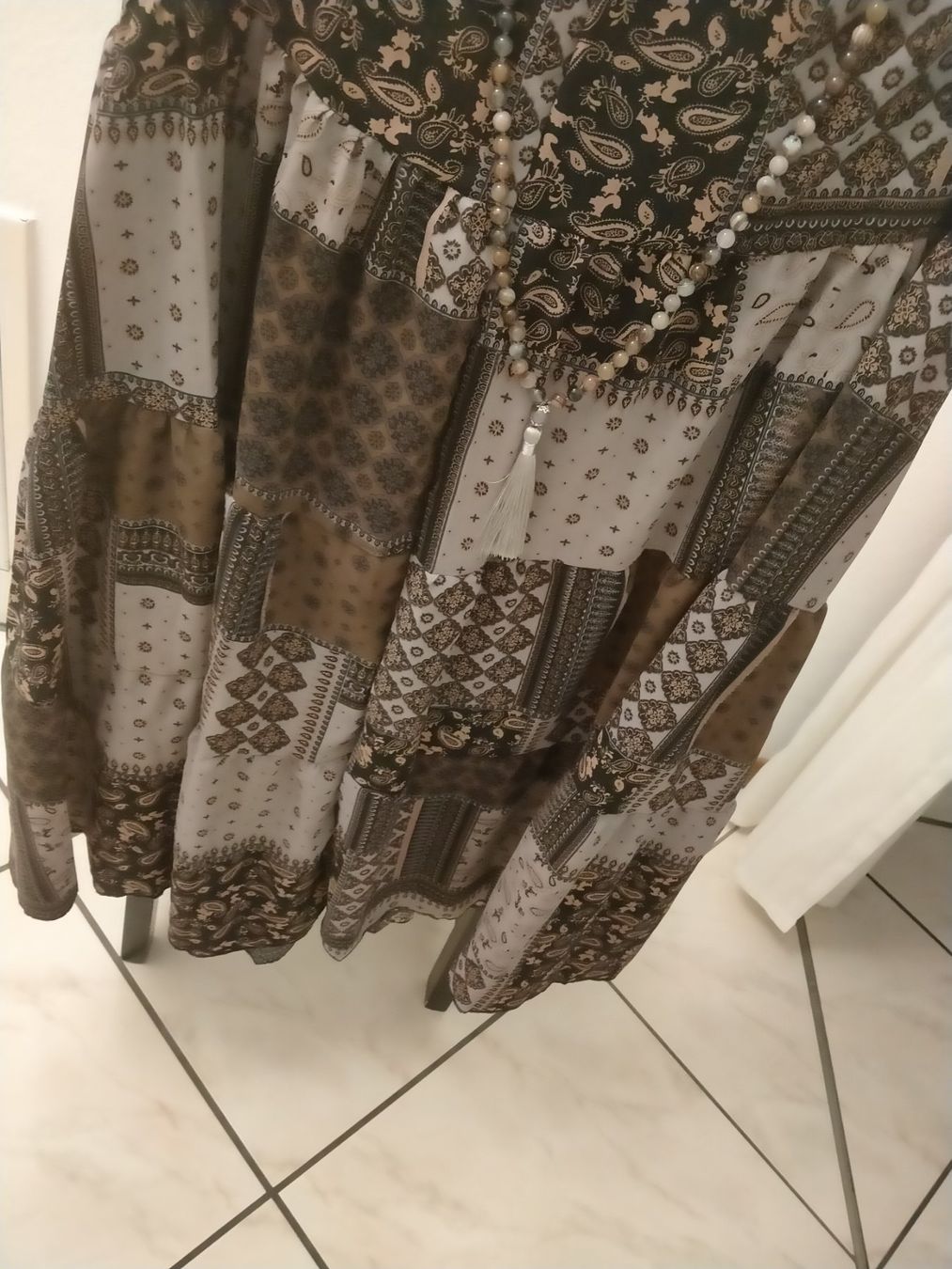 Gonne: Jupe brune mélangee avec collier assorti – Nuovo (secondo la descrizione) da Veytaux venduto da Christianelucie