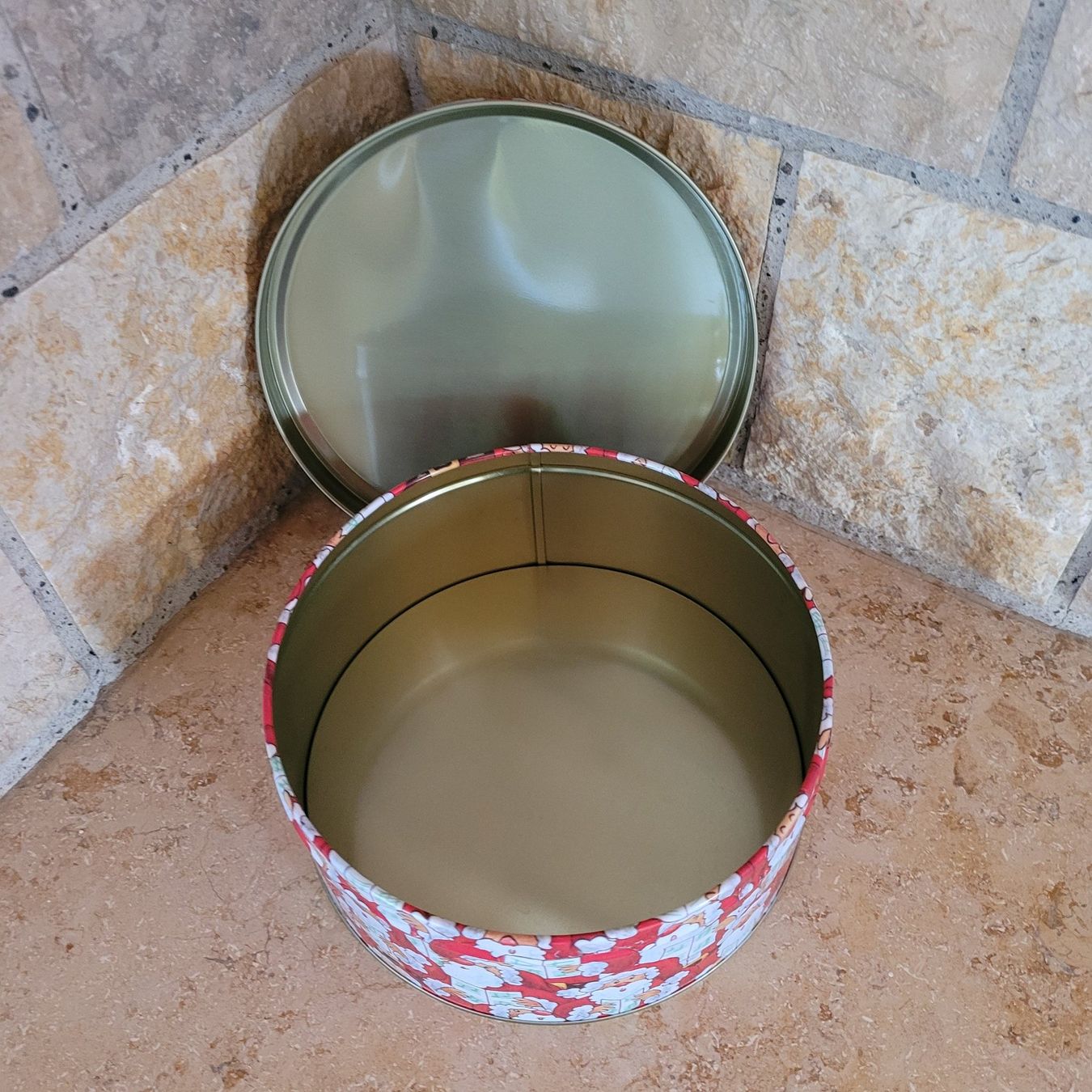 Sonstige Dekorationen & Accessoires: Blechdose Samichlaus; Grösse 16.5 cm Durchmesser – Gebraucht aus Hondrich von Ebro01 1