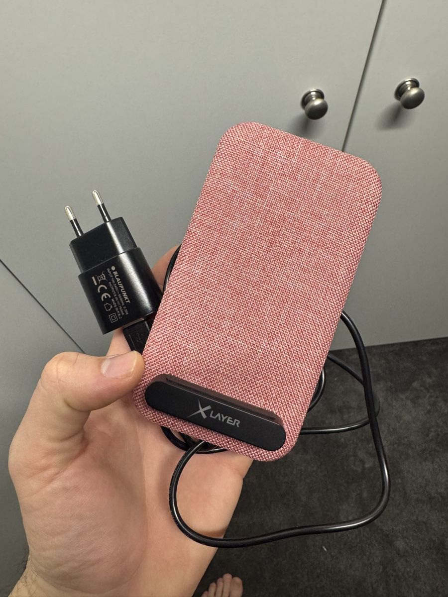 Caricabatterie: Wireless Charger Xlayer 10W Fast Charging Stand – Usato da Seuzach venduto da Wolf936