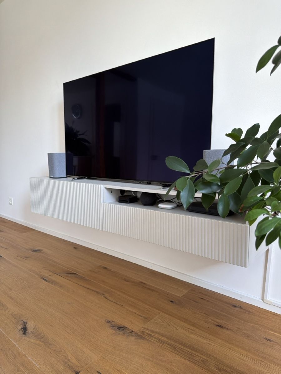 TV Möbel: Fernseher  Regal NP 399CHF – Gebraucht aus Basel von tho_bei 1