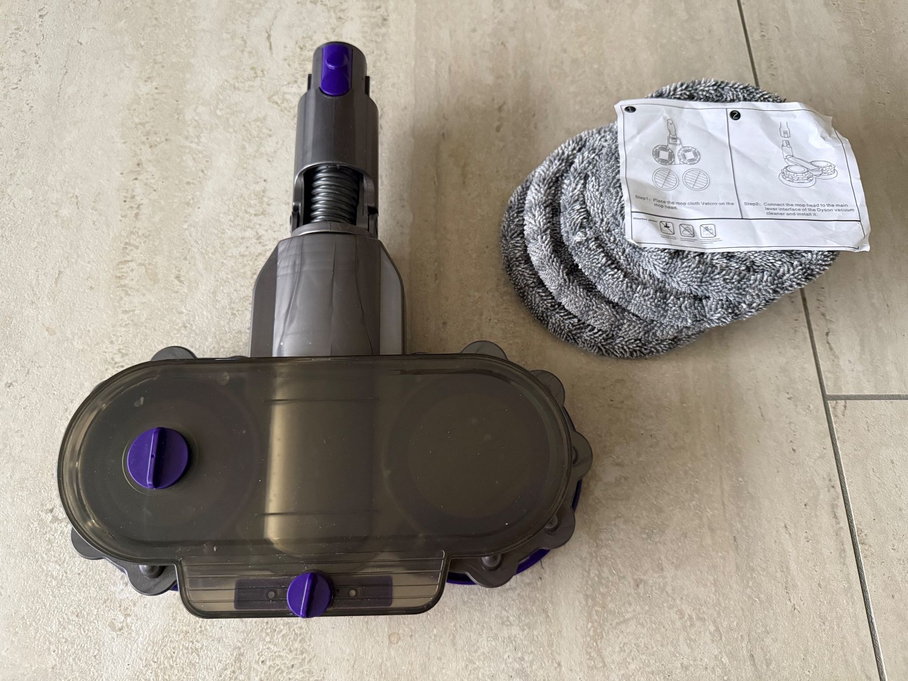 Stilvolle Wischaufsatz Dyson V8 Bilder