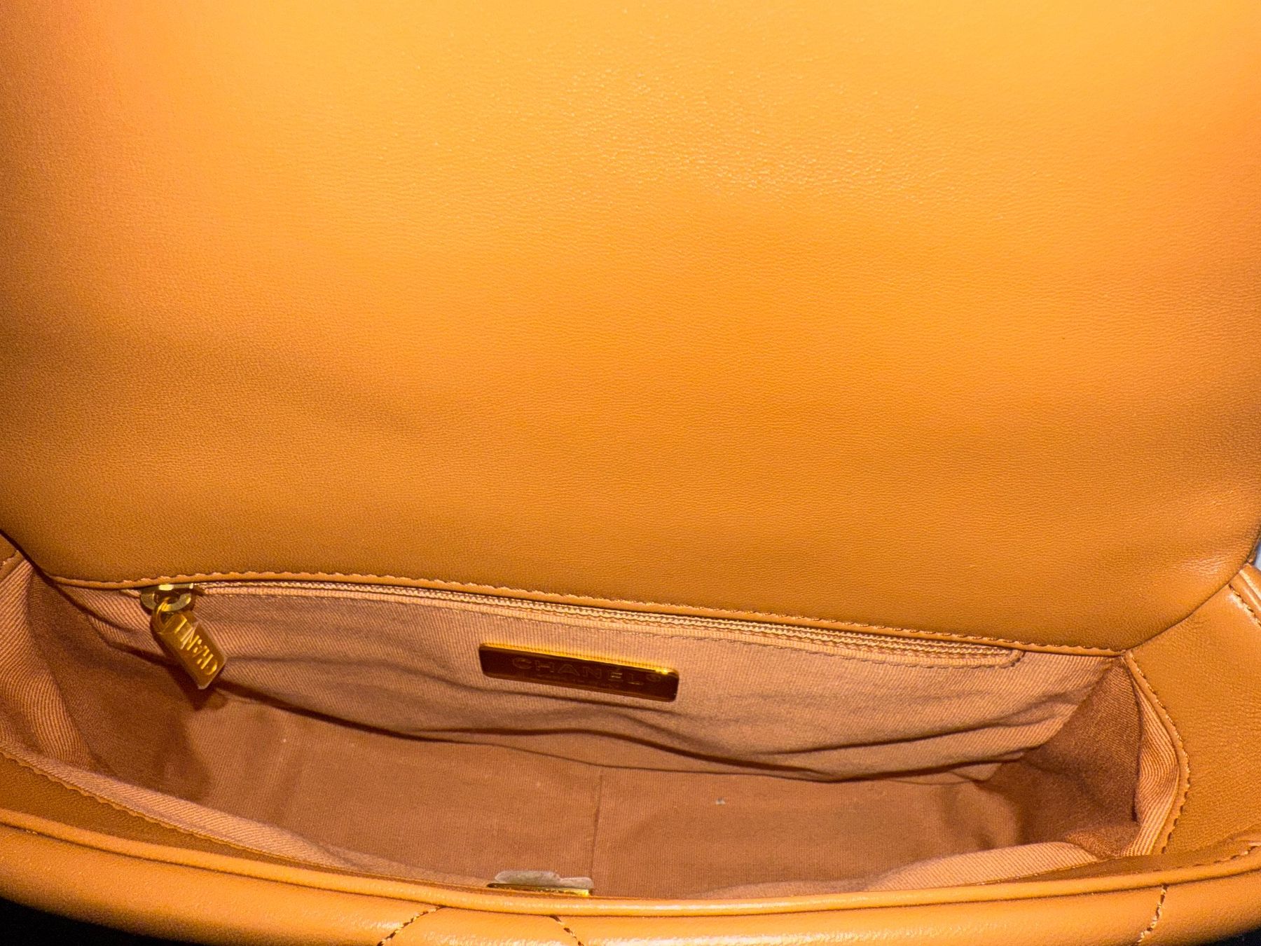 Chanel Borse: Chanel 19 small – Usato da Magden venduto da Shopping-Queen1 3