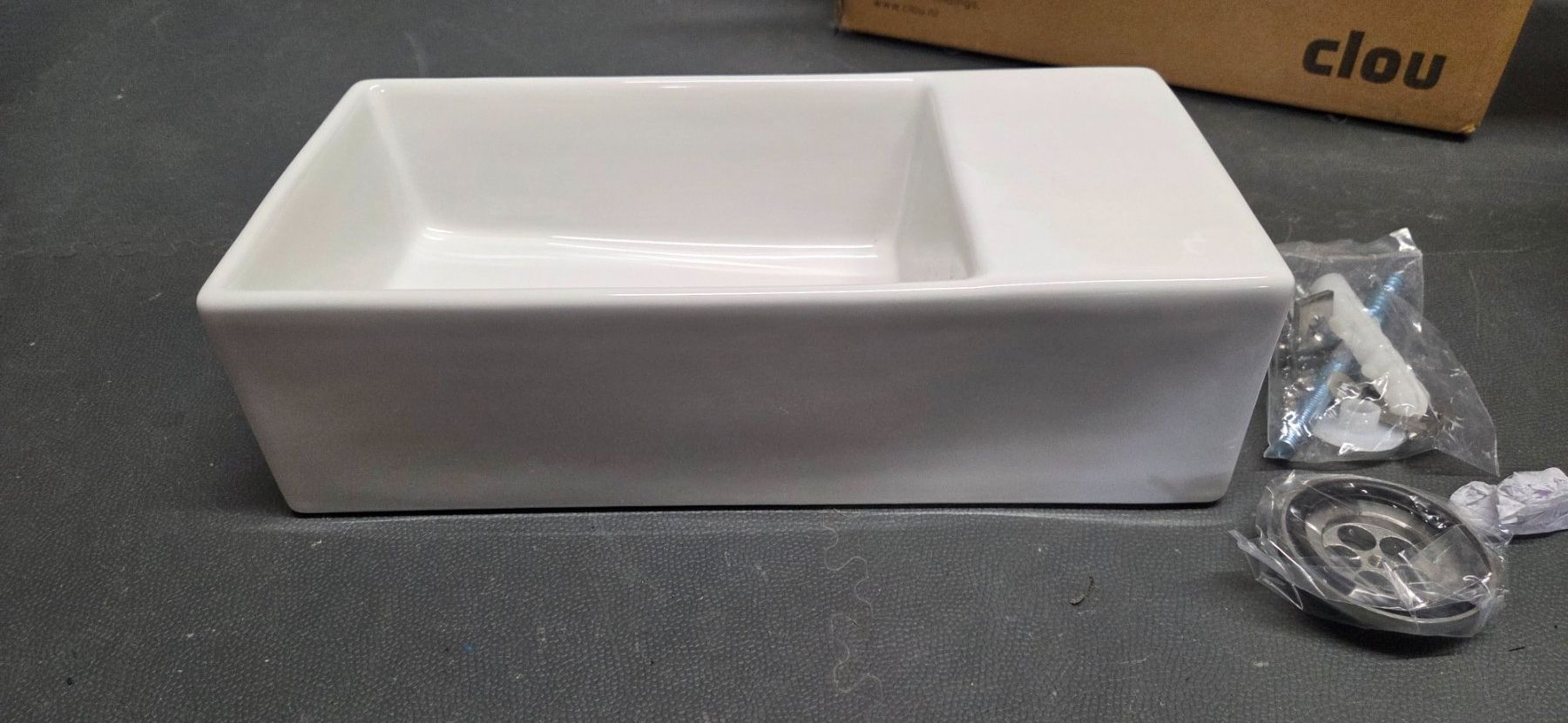 Lavabi & lavandini: Mini Waschbecken von Cloud – Nuovo e nell'imballaggio originale da Bülach venduto da Handyman73