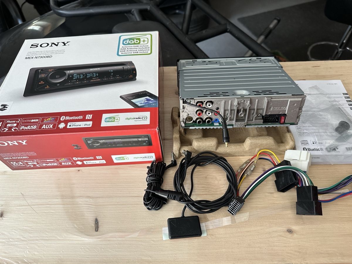 Sony Sistemi audio & multimediali: Autoradio Sony MEX - N7300BD – Usato da Küblis venduto da Gdonki 3