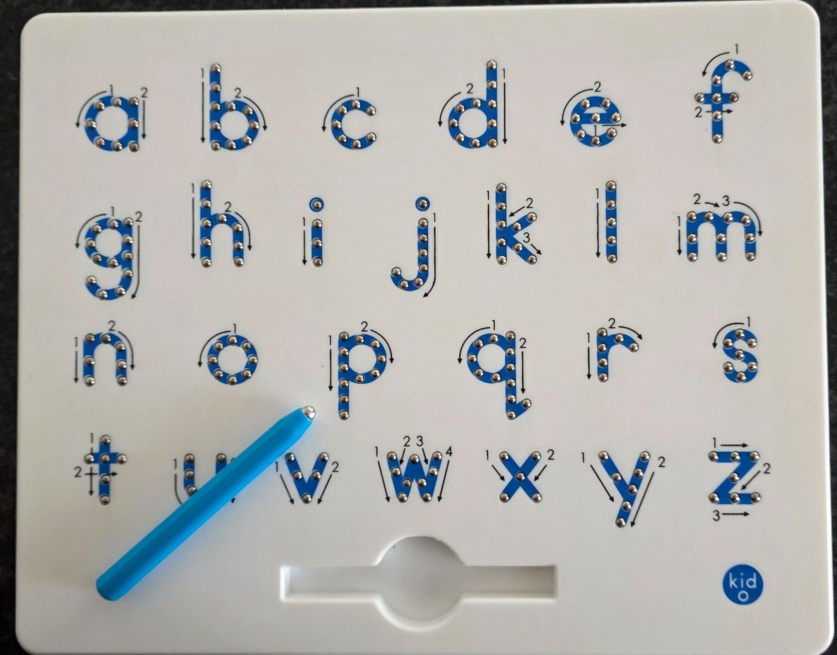 Spielzeuge: Buchstaben abc / Magnettafel und Magnetstift – Neu (gemäss Beschreibung) aus Mümliswil von muzimo