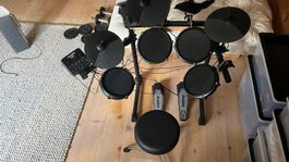 Alesis Turbo Mesh Kit - E-Drum Set mit Hocker und Kopfhörer