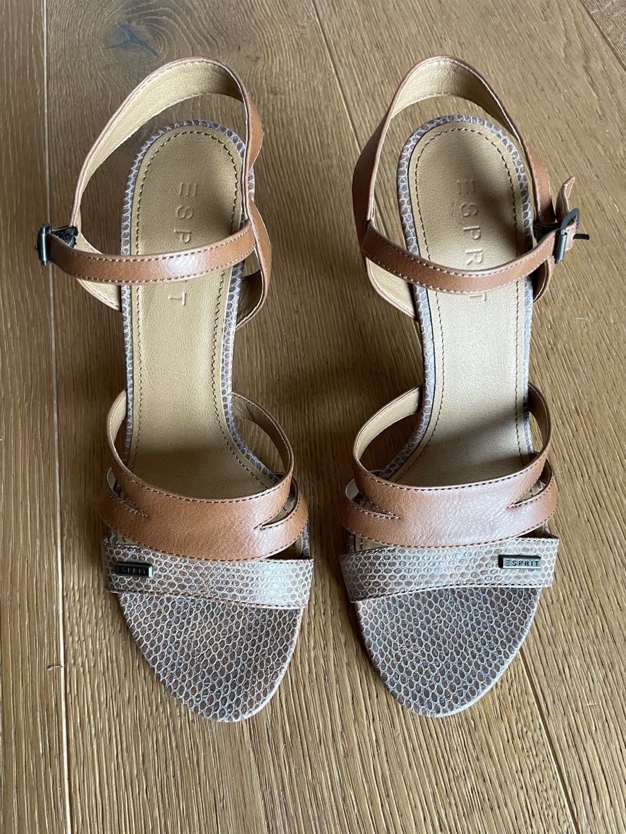 Esprit Scarpe da donna: High Heels / Riemen Sandalen – Usato da Aarwangen venduto da erd_ngx8 1