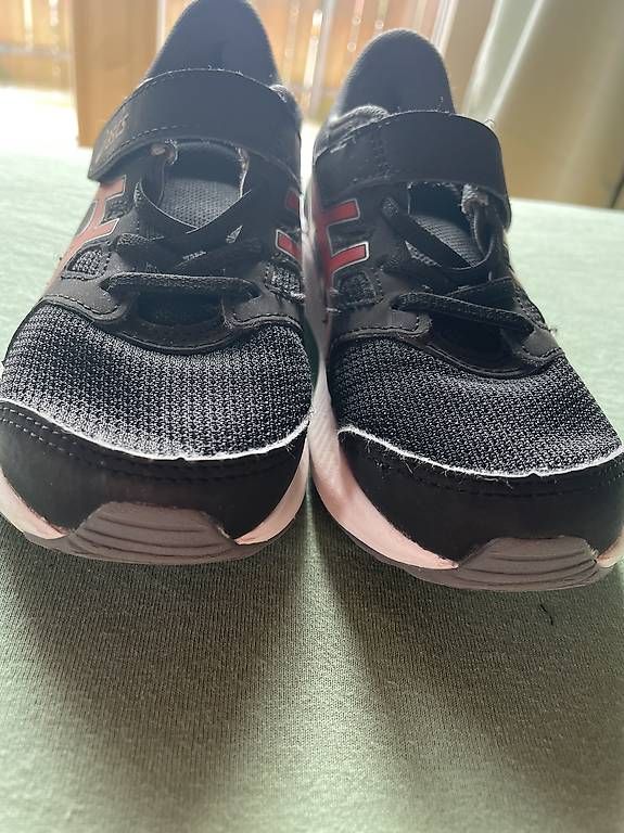 Schuhe für Jungen: Lauf und Turnschuhe 28.5 Asics Versand OK – Gebraucht aus Jona von tukan80 1