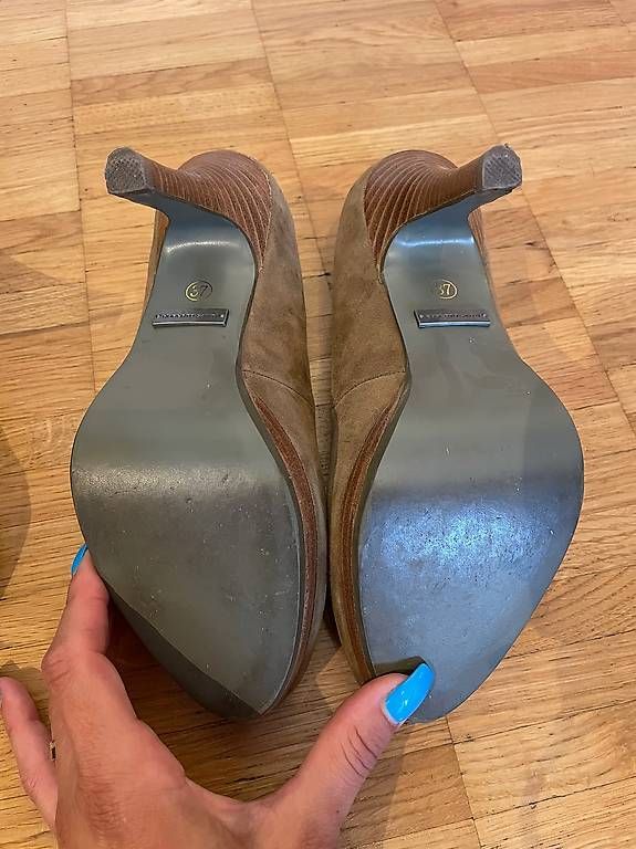 Scarpe da donna: Frauenschuhe – Usato da Wabern venduto da Jess_Studer 1