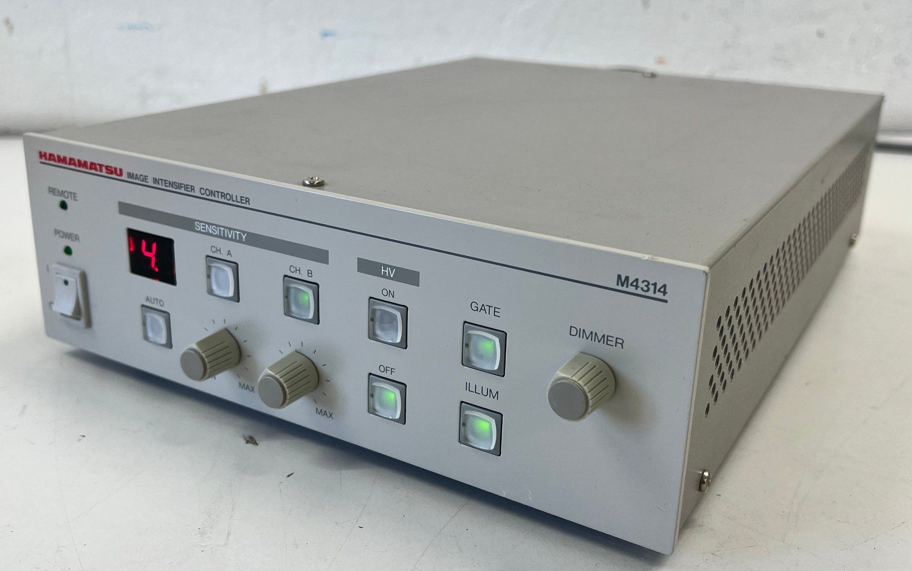 Accessori da laboratorio: Hamamatsu Image Intensifier Controller M4314-01 – Usato da Niederdorf venduto da LeptonAG_Labor