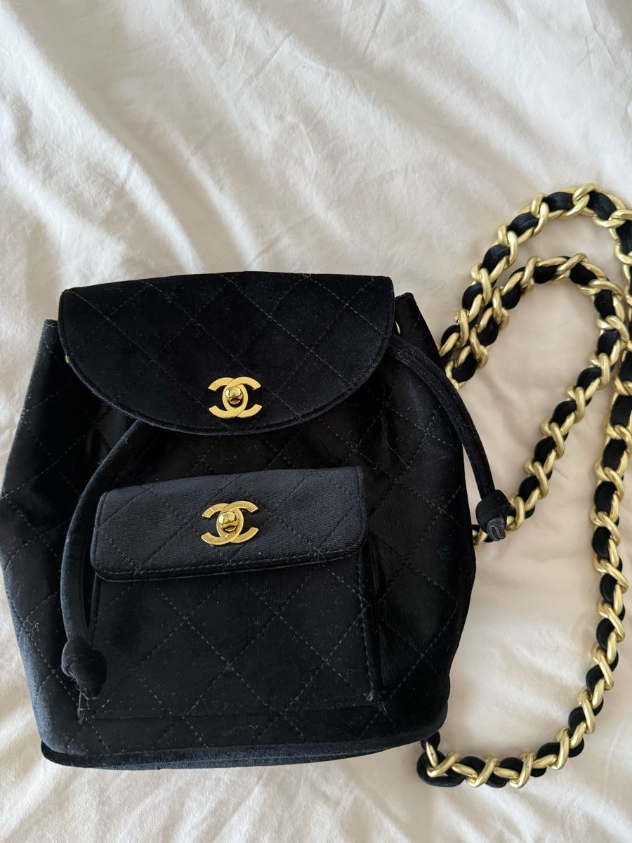 Chanel Zaini: Zaino Chanel Beautè con catena oro  – Nuovo (secondo la descrizione) da Montagnola venduto da sar_g6nd