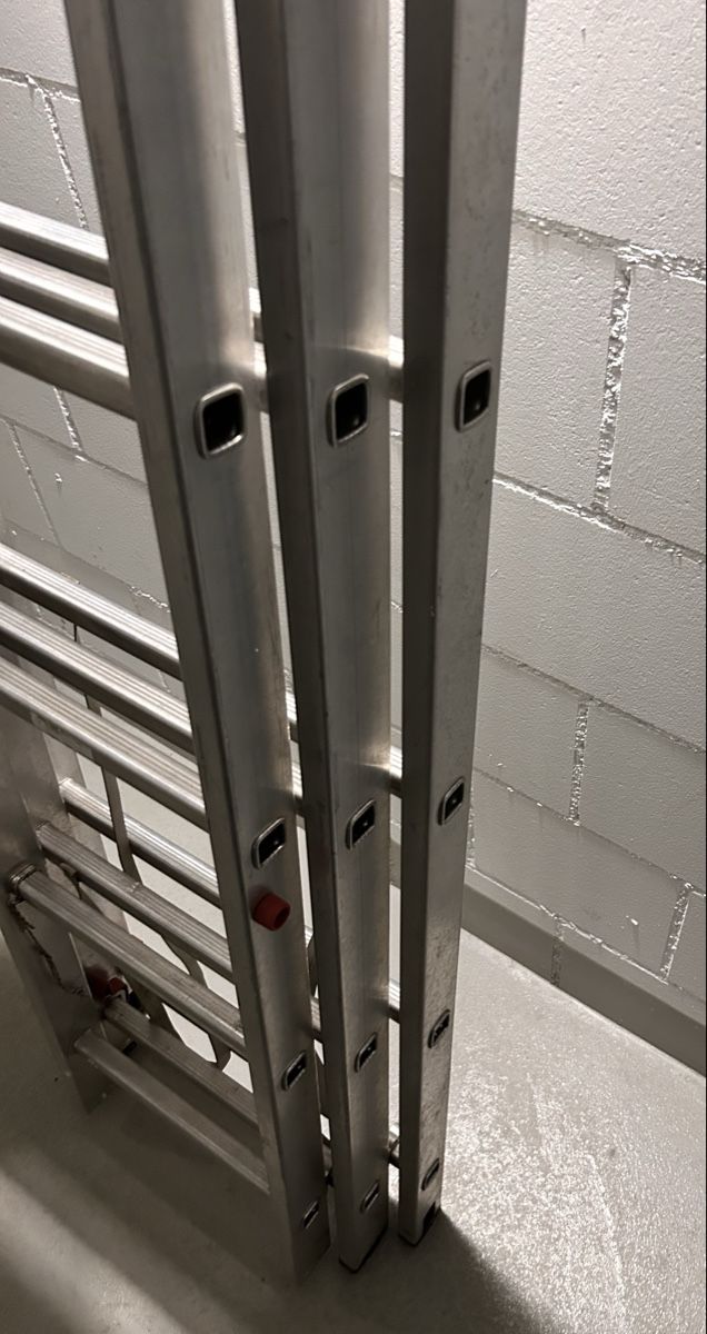 Scale: Mehrzweckleiter Anlege-Steh-oder Schiebeleiter Aluminium 3-t – Usato da Schongau venduto da Designart 4