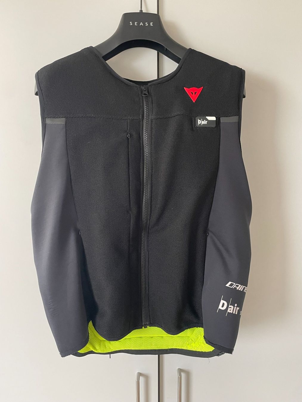 Dainese Jacken: Dainese D-Air Airbag Smartjacket – Gebraucht aus Zürich von Arctix