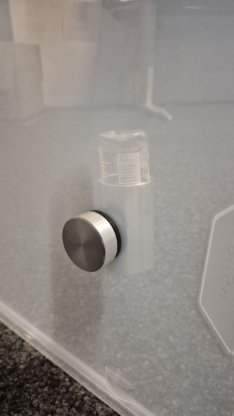 Wandhalterungen: Trinkflaschenhalter magnetisch für Nagetiere – Gebraucht aus Sarmenstorf von Aron5614 2